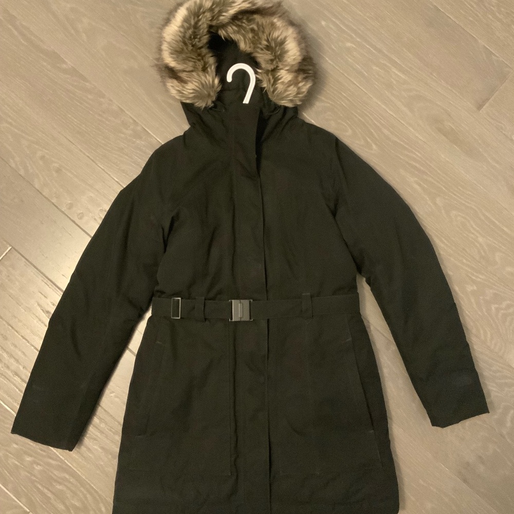 The North Face- Black Parka- Size M